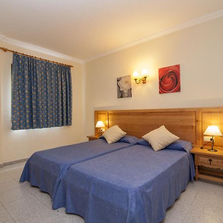Casa Luis Apartments Santa Eulària des Riu Chambre photo
