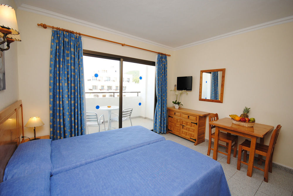 Casa Luis Apartments Santa Eulària des Riu Extérieur photo