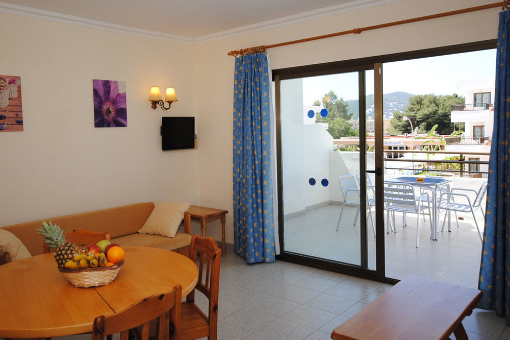 Casa Luis Apartments Santa Eulària des Riu Extérieur photo