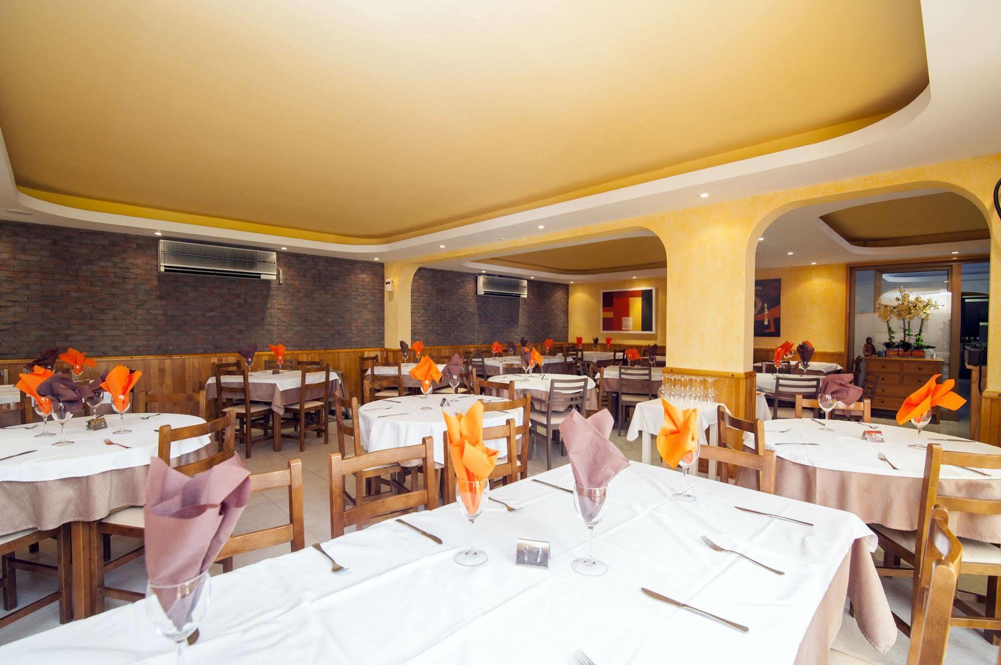 Casa Luis Apartments Santa Eulària des Riu Extérieur photo