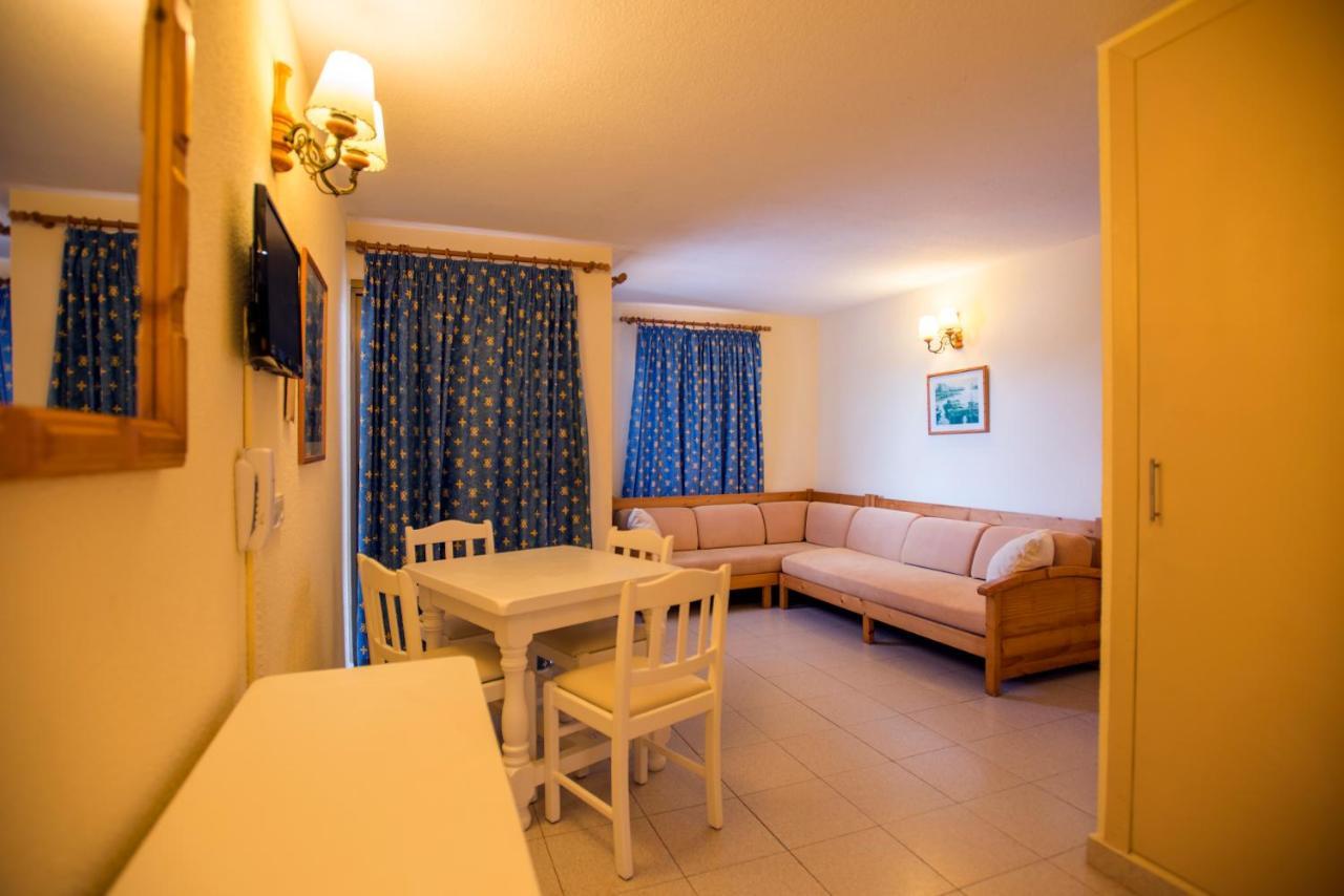 Casa Luis Apartments Santa Eulària des Riu Extérieur photo